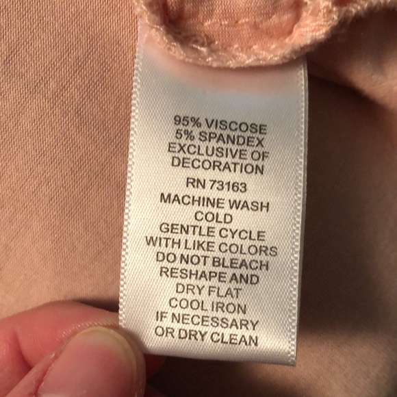 Cable & Gauge Short Sleeve-Flutter Sleeve Pink Top Medium - Picture 7 of 8